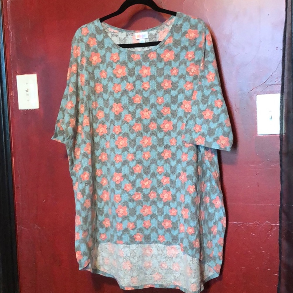 Lularoe top